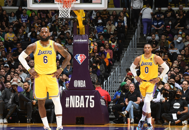  詹姆斯关键球制胜湖人加时险胜快船获五连胜  