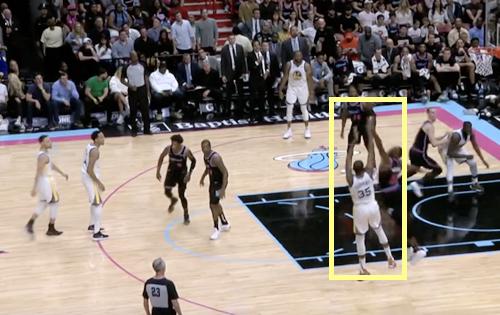  埃弗顿绝杀逃生成功，保级曙光重现赛场