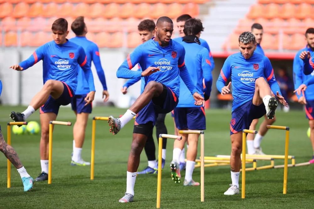  罗德兹升班马展现顽强拼搏精神  